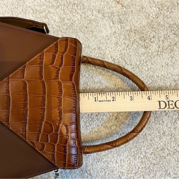 Abbott- vintage leather handbag with removable cross body strap - Picture 11 of 13